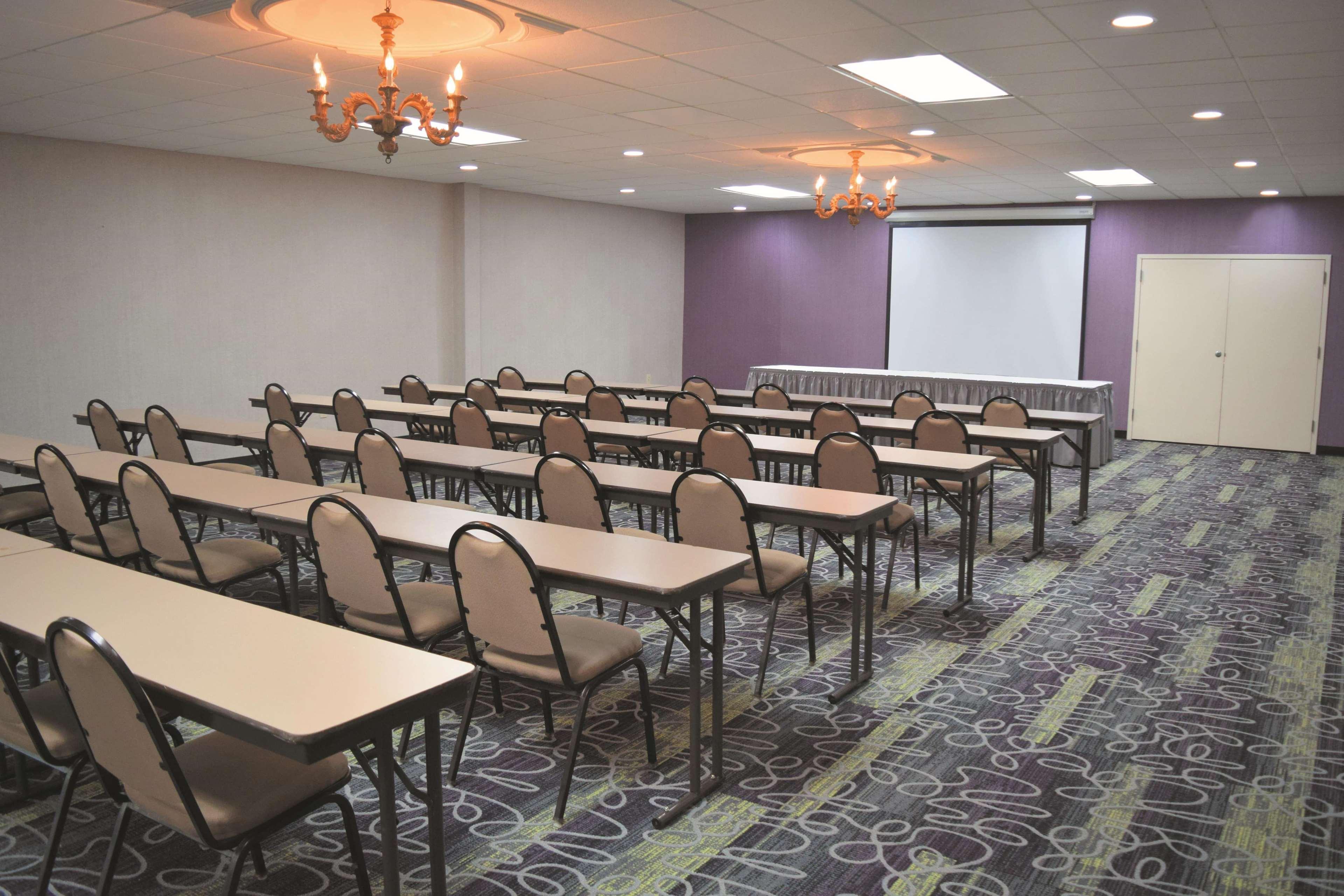 Mainstay Suites Conover-Hickory Екстериор снимка
